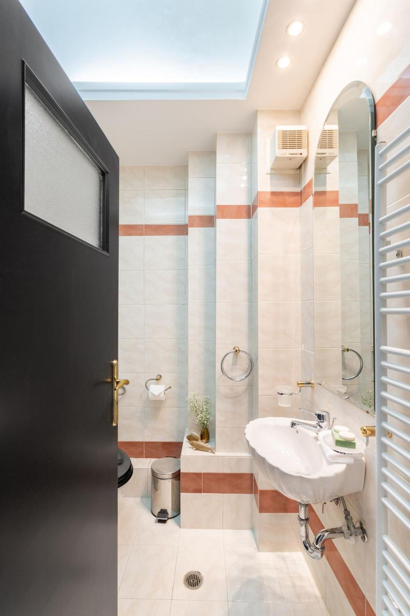 Fresh Detailed Stylish Apartment At Acropolis Athena Bagian luar foto